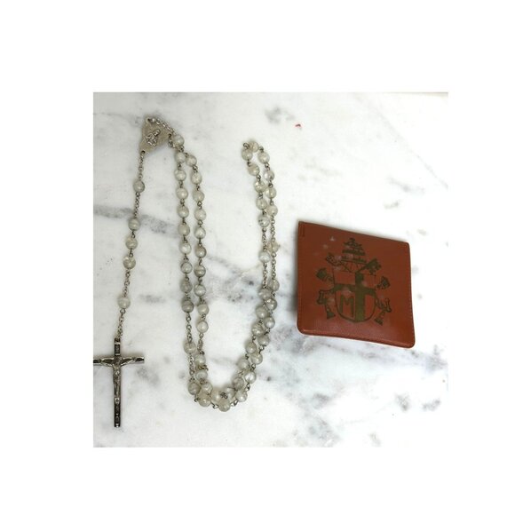 Vintage Italian Rosary with Pope Francis Coat of Arms Case, Made in Italy - Picture 8 of 11